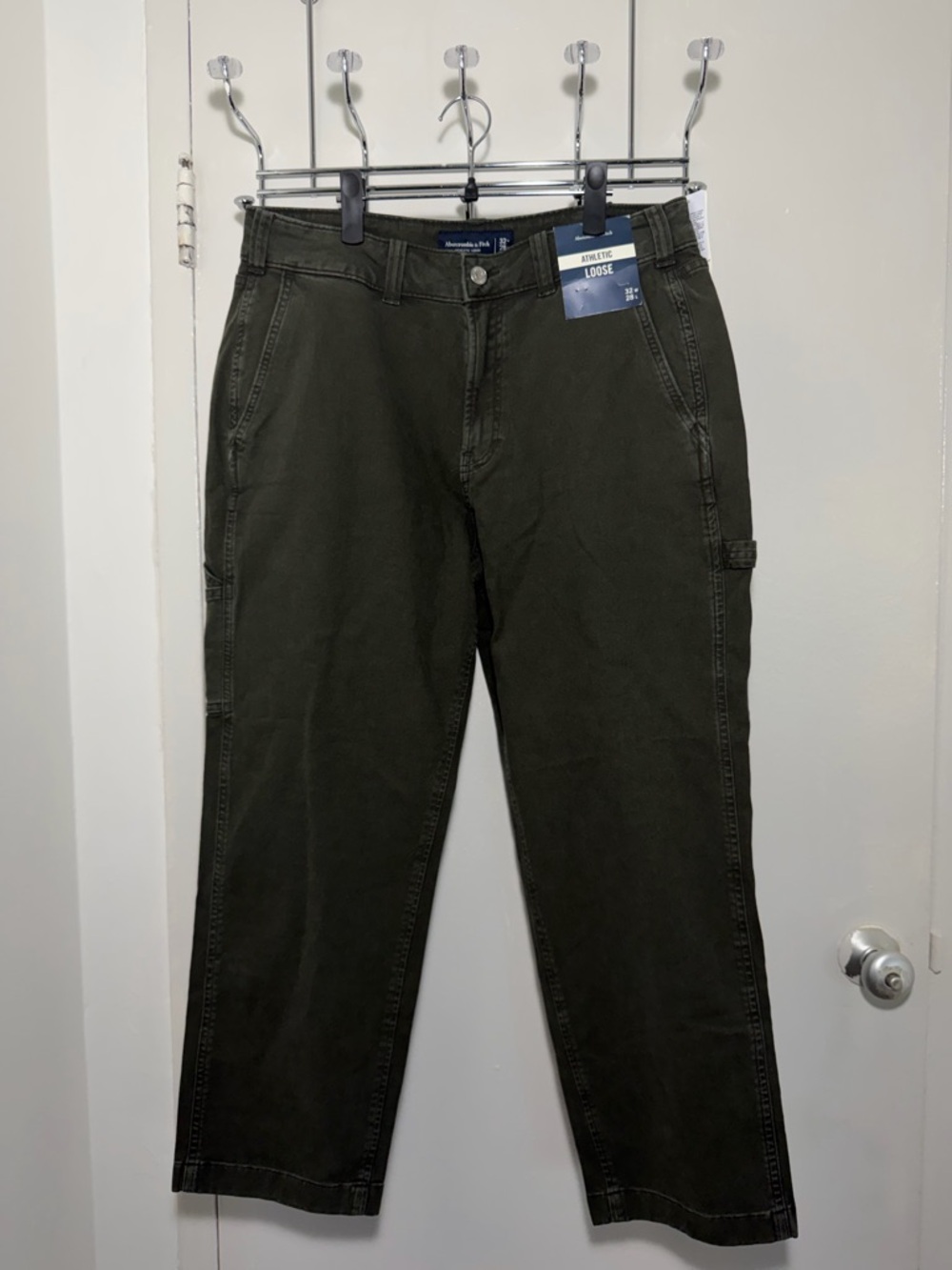 NWT Abercrombie & Fitch - Men’s Loose-Fit Olive Cargo Utility Pants